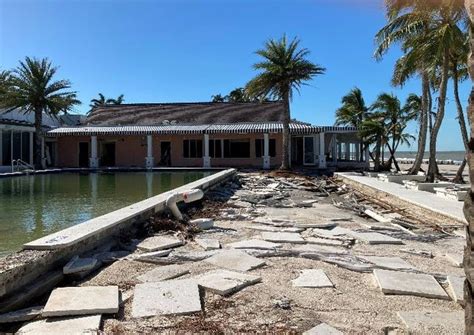 Port Royal Club in Naples to operate out of tents and .